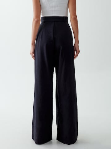 The Fated Wide leg Pants in Black: back