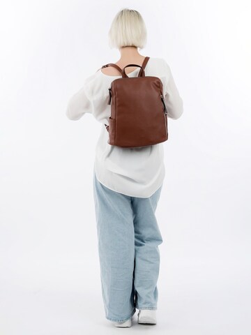Emily & Noah Backpack in Brown: front
