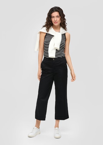 s.Oliver Wide leg Pleated Pants in Black: front