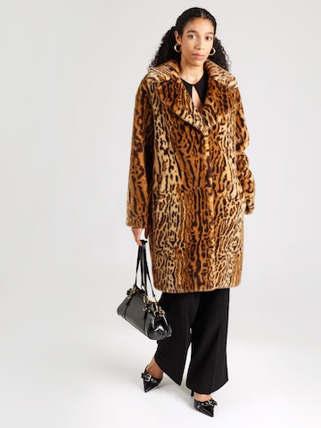 STAND STUDIO Vinterkappa i brun: framsida