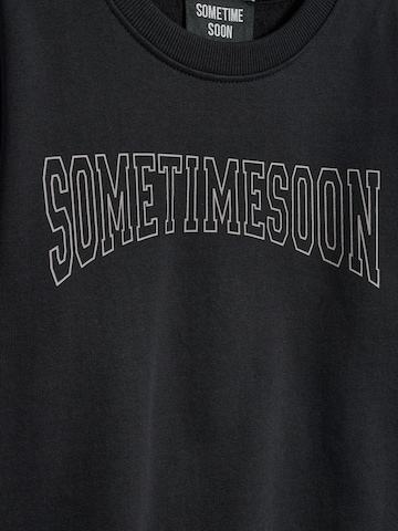 SOMETIME SOON Sweatshirt 'Winters' i svart