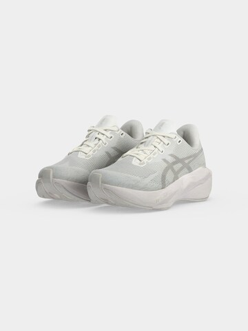 ASICS - Sapatilha de corrida 'Novablast 6' em branco