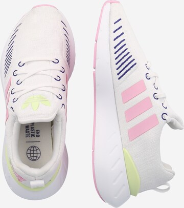 Sneaker 'Swift Run 22' di ADIDAS SPORTSWEAR in bianco