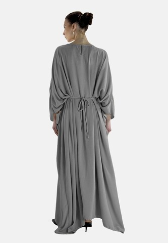 Robe Elara en gris