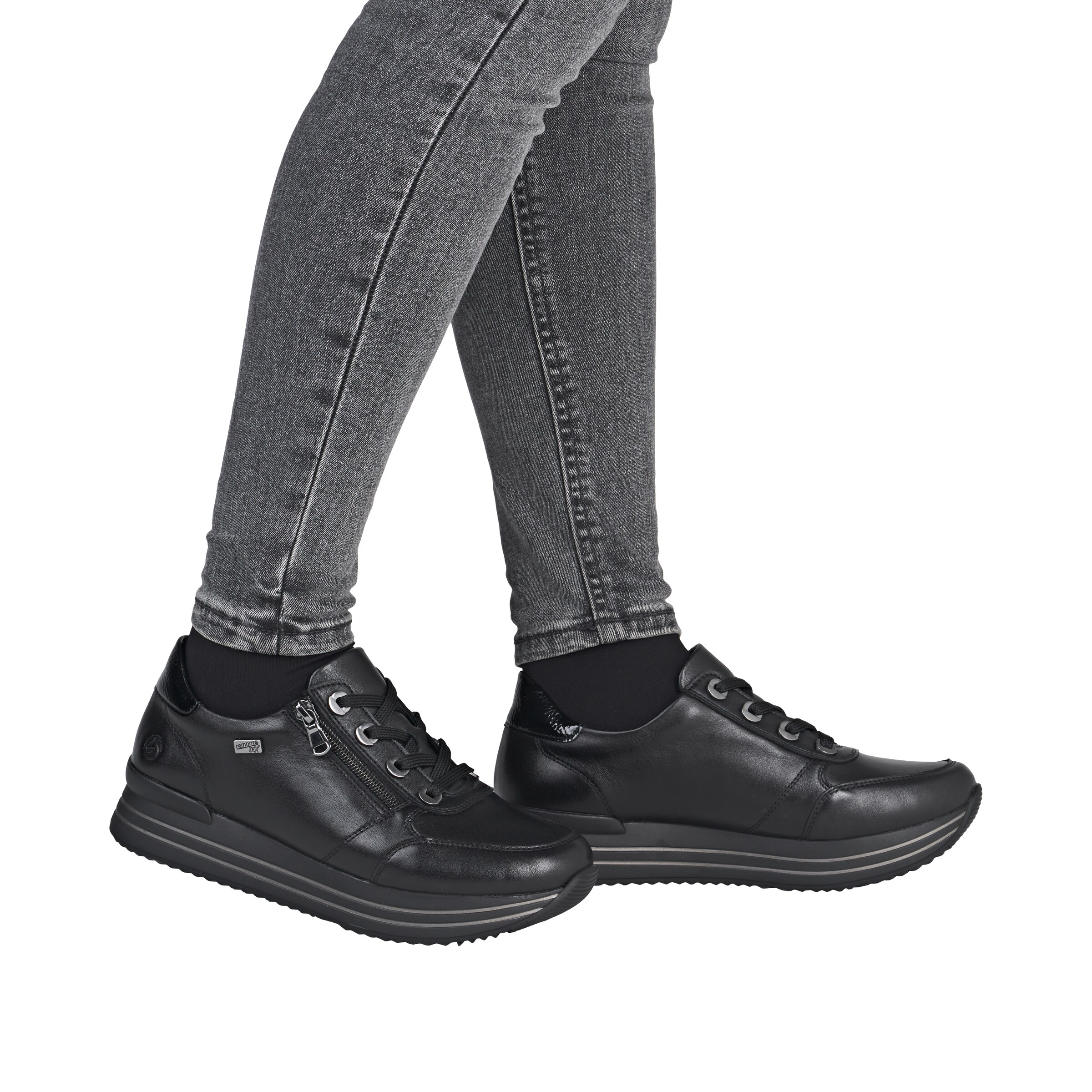 REMONTE Sneaker in Schwarz