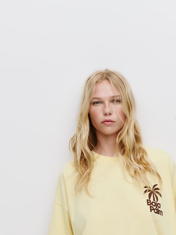 Pull&Bear Oversize t-shirt 'PACIFIC PALM' i gul