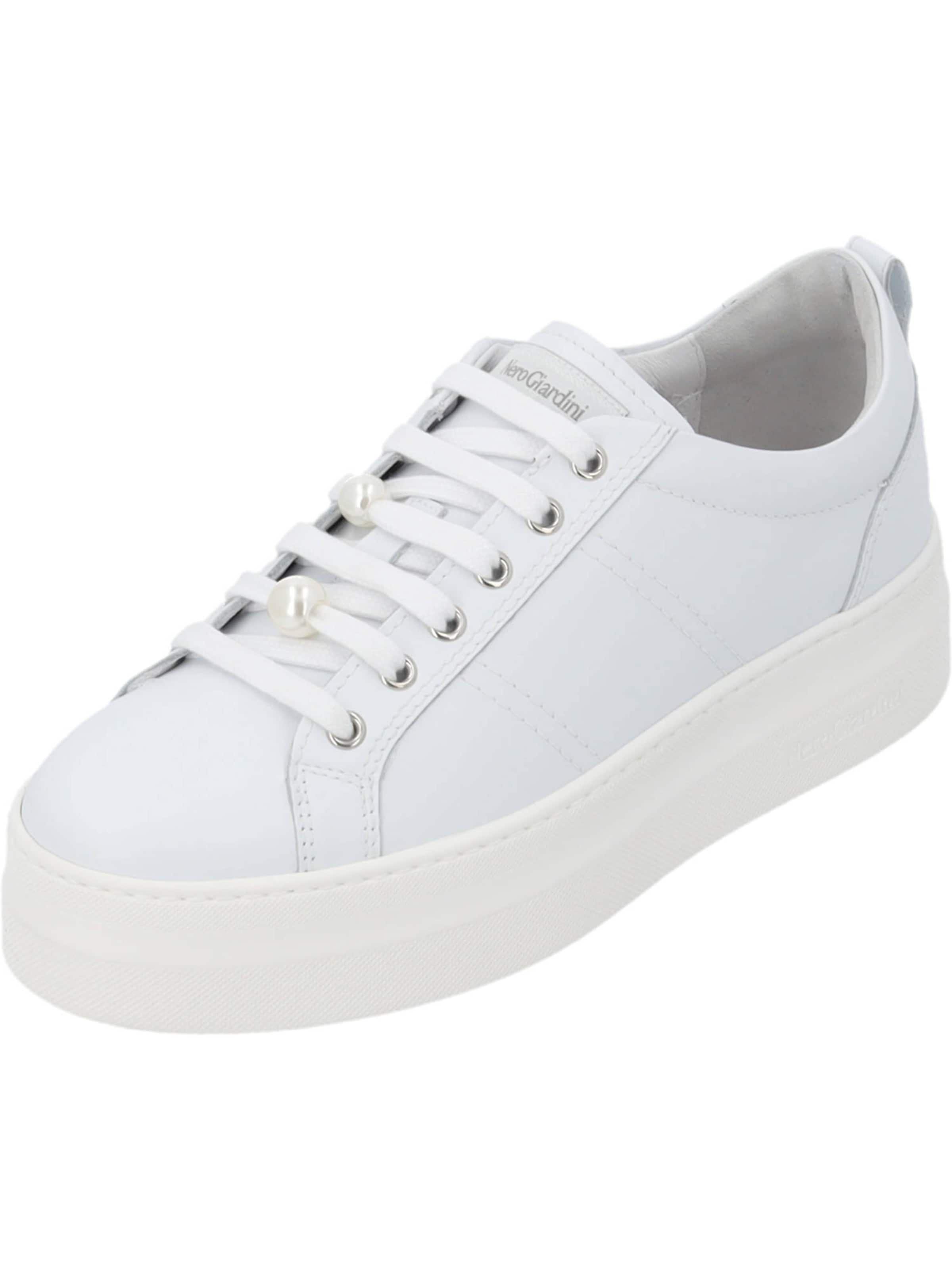 Baskets basses Nero Giardini en blanc : devant