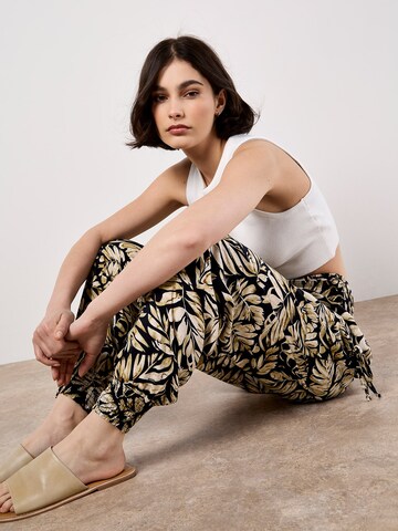 Apricot Loose fit Pants ' ' in Blue