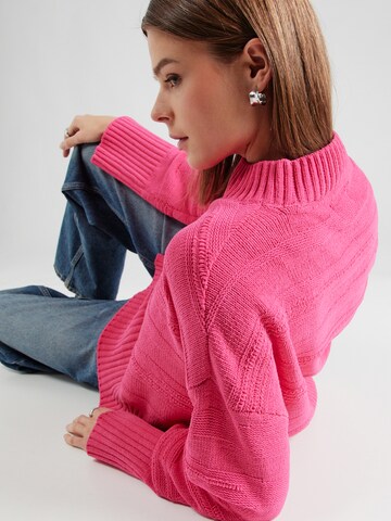 ONLY Sweater 'ONLIMA' in Pink