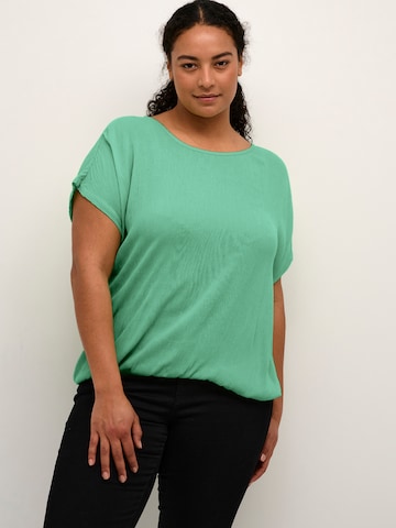 KAFFE CURVE - Blusa 'Ami Stanley ' en verde: frente