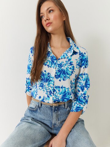 Bianco Lucci Blouse in Blue: front