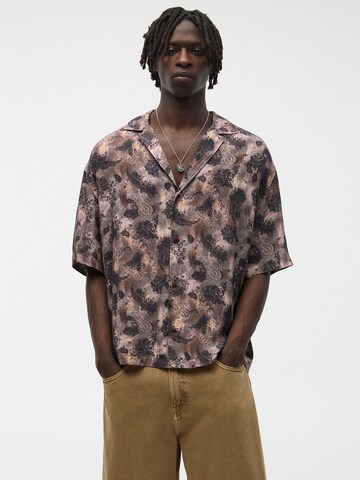 Pull&Bear Comfort Fit Skjorte i rød: forside