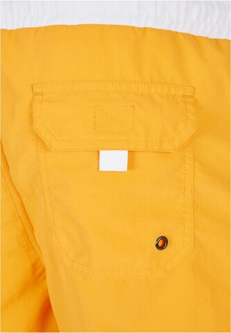 Shorts de bain 'Retro' Urban Classics en jaune