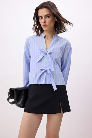 Trendyol - Blusa en azul: frente
