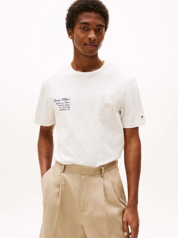 T-Shirt TOMMY HILFIGER en beige : devant