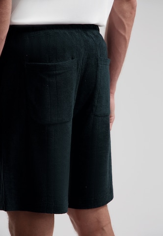 Dstrezzed Regular Shorts 'Logan' in Blau