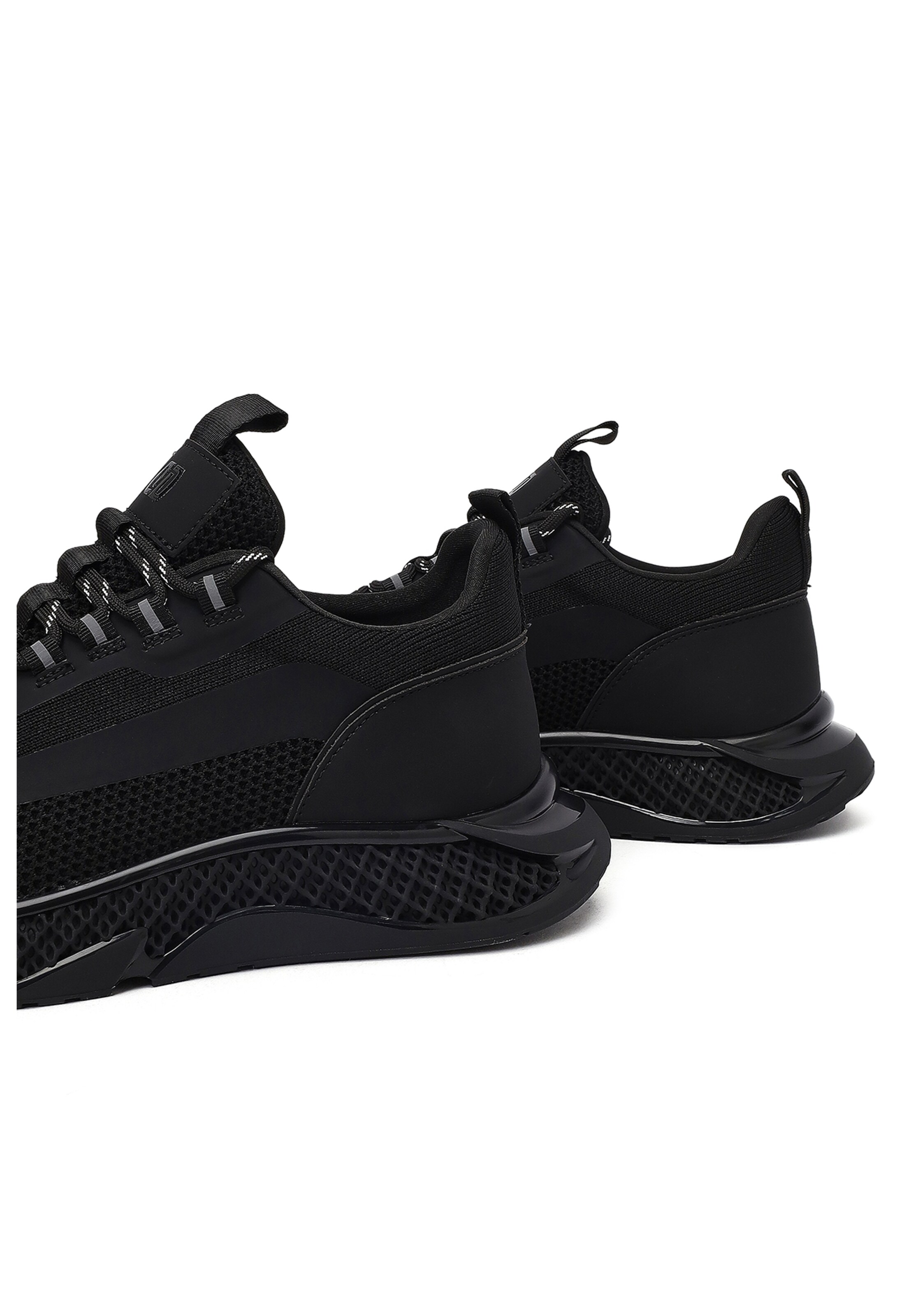 Sneaker bassa di Derimod in nero