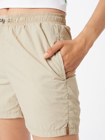 Urban Classics Regular Shorts in Beige