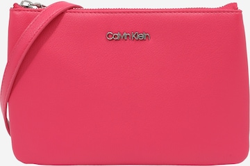 Calvin Klein Skuldertaske i pink: forside