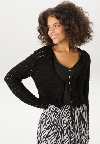 Aniston CASUAL Strickjacke in Schwarz: Vorderseite