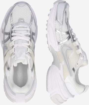Nike Sportswear Ниски маратонки 'V2K' в бяло
