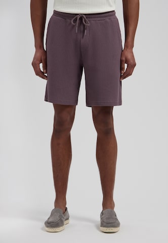 Dstrezzed Regular Shorts in Lila: Vorderseite