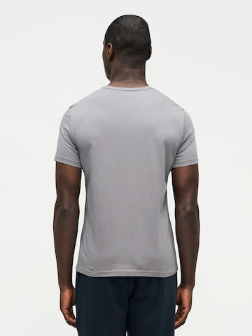 Emporio Armani T-shirt i grå