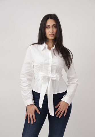 Elara Bluse in Weiß: Vorderseite