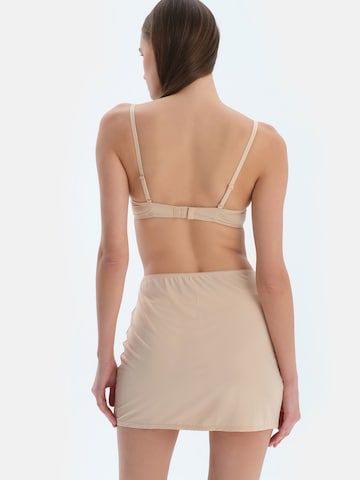 Robe gainante Dagi en beige