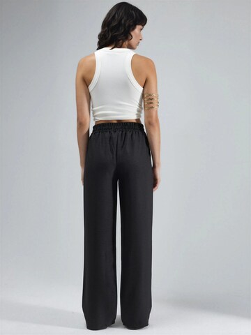 Hiccup Loose fit Trousers in Black