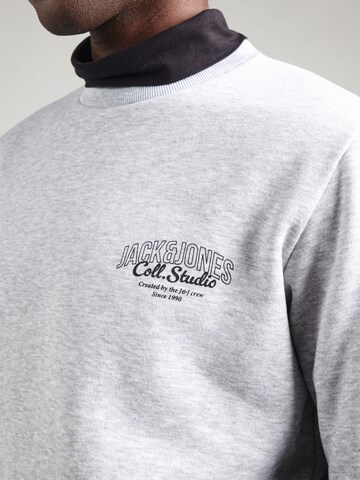 JACK & JONES Sweatshirt 'JJMAKOTO' in Blauw