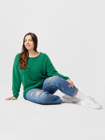 Pull-over 'PIUMO' ONLY Carmakoma en vert