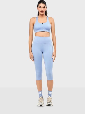 mėlyna Gisela Prigludęs Tamprės