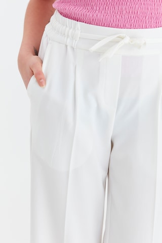 b.young Loose fit Pleated Pants in White