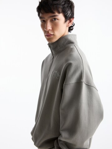 Pull&Bear Sweatshirt in Grau