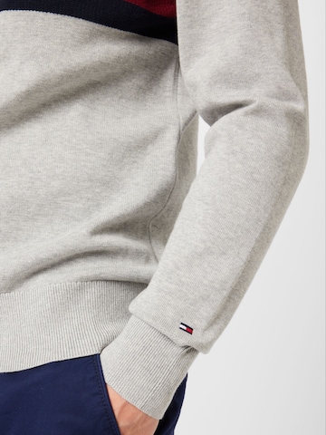 TOMMY HILFIGER Pullover in Grau