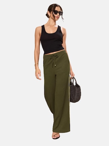 Lipsy Regular Broek in Groen: voorkant