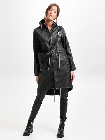 Notyz Raincoat in Black