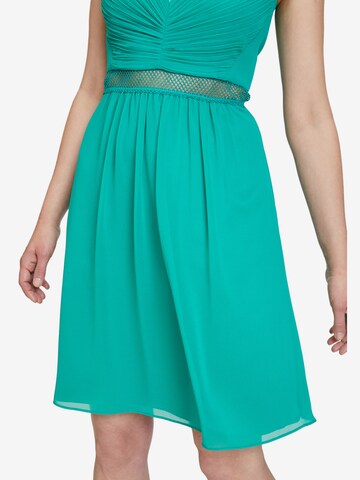 Robe de cocktail Vera Mont en vert