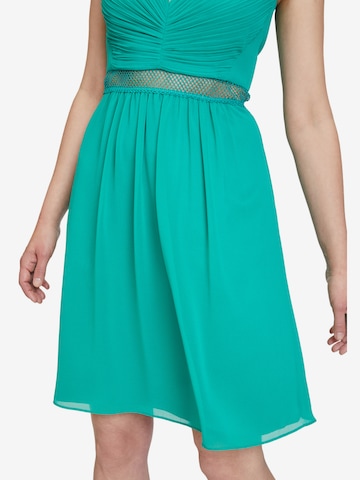 Robe de cocktail Vera Mont en vert