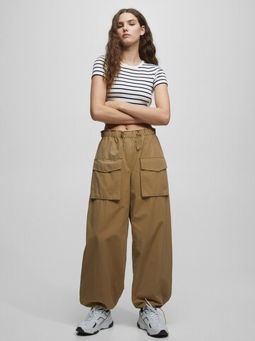 Loosefit Pantaloni cu buzunare de la Pull&Bear pe maro: față