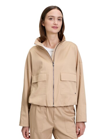 Betty & Co Between-season jacket in Beige: front