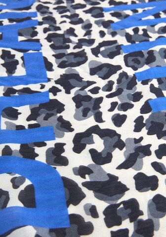 LAURA SCOTT Wrap in White