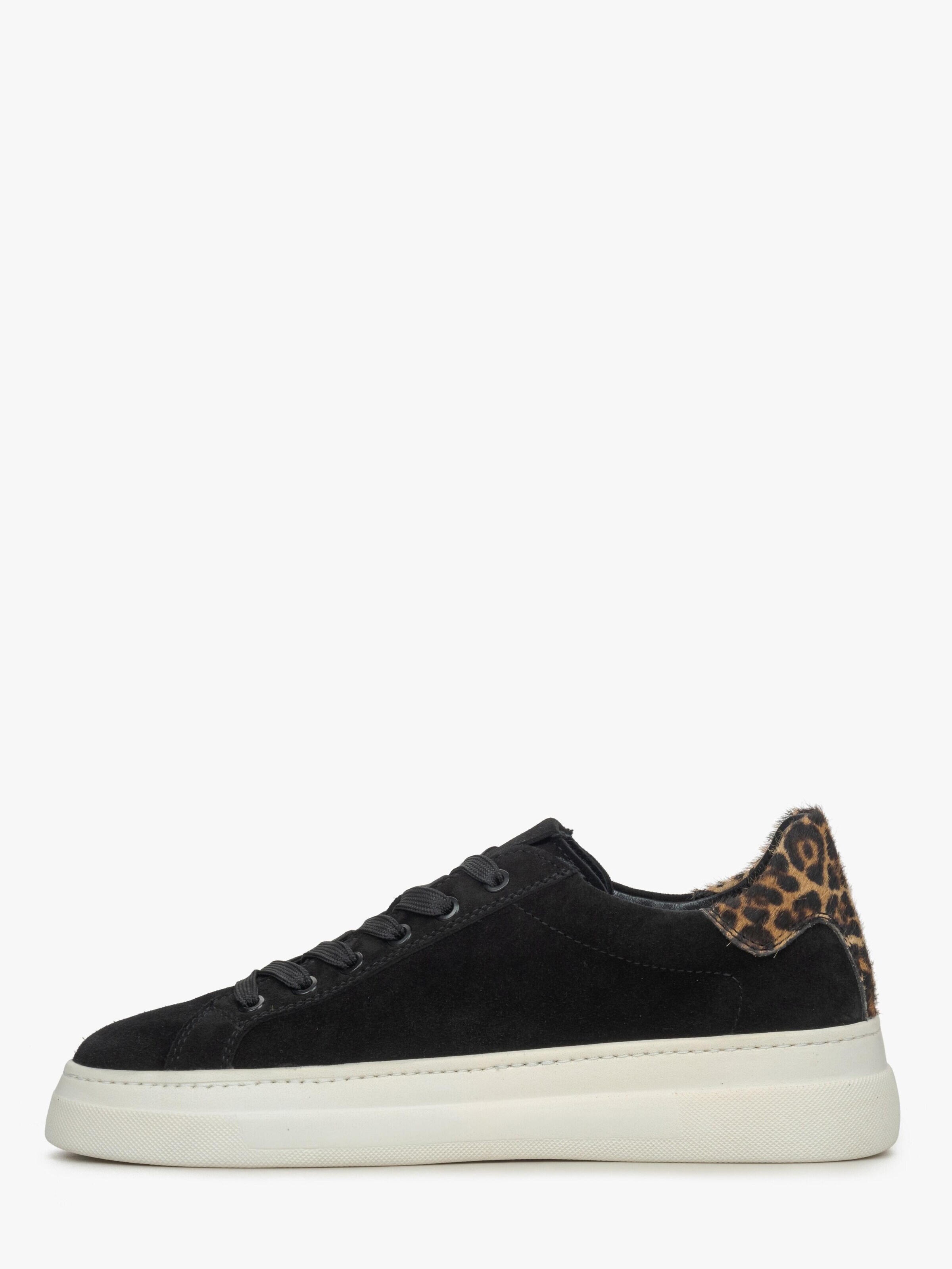 Estro Sneakers '09-3182' in Black