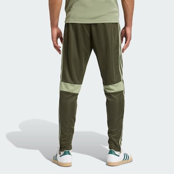 ADIDAS PERFORMANCE Slimfit Sportbroek 'Tiro 25 Essentials' in Groen