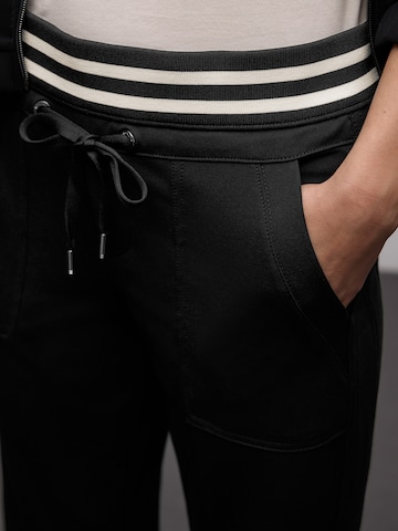 Coupe slim Pantalon STREET ONE en noir