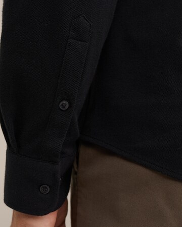 Coupe slim Chemise WE Fashion en noir