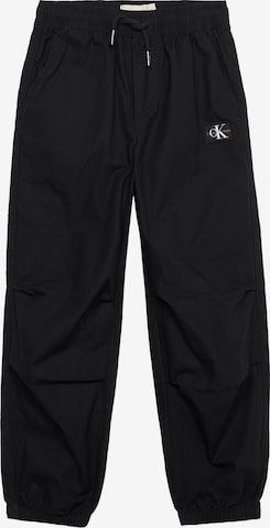 Pantaloni de la Calvin Klein Jeans pe negru: față