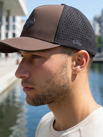 Blackskies Athletic Cap 'Pro Flow Sport Performance' in Brown