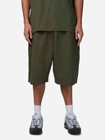 Loosefit Pantaloni di Good For Nothing in verde: frontale